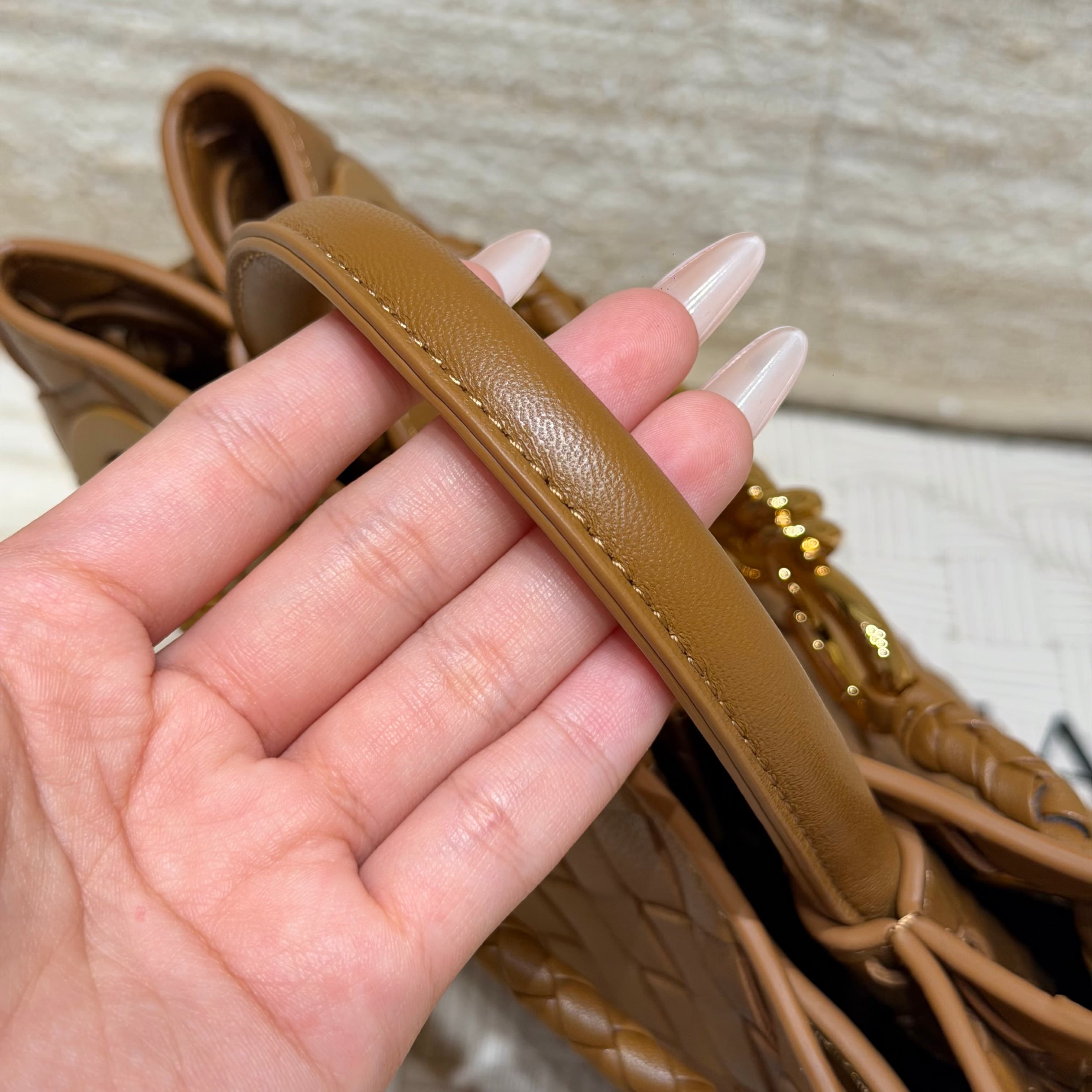 보테가베네타 Andiamo 핸드백 미니 브라운