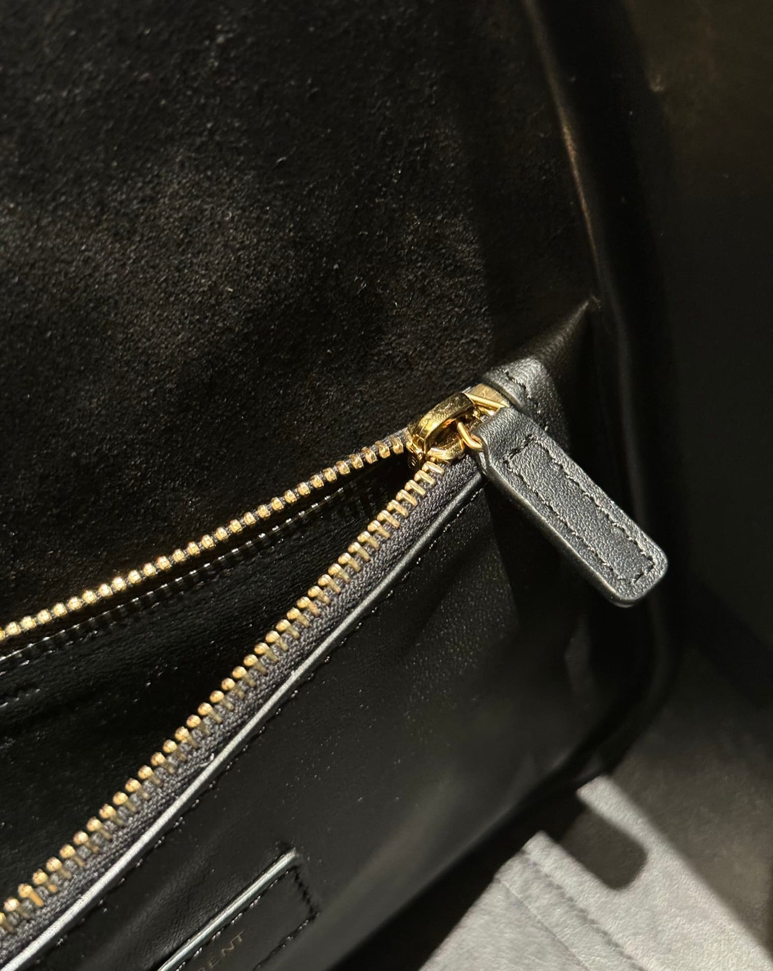 생로랑(YSL) 르 5아7 호보백 스몰 블랙