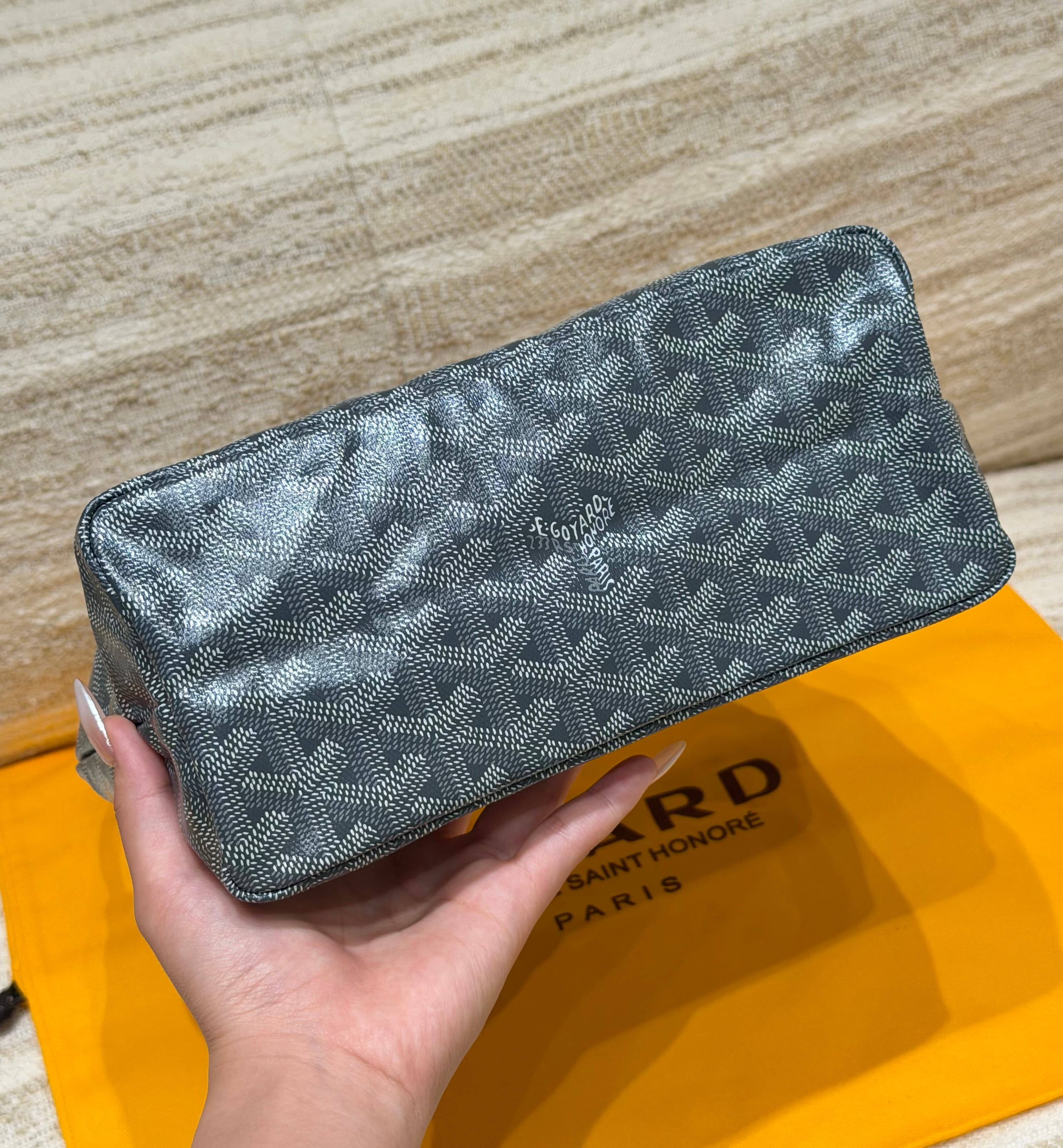 고야드 호보 언더암백 (라우엣 스타일, 그레이)
