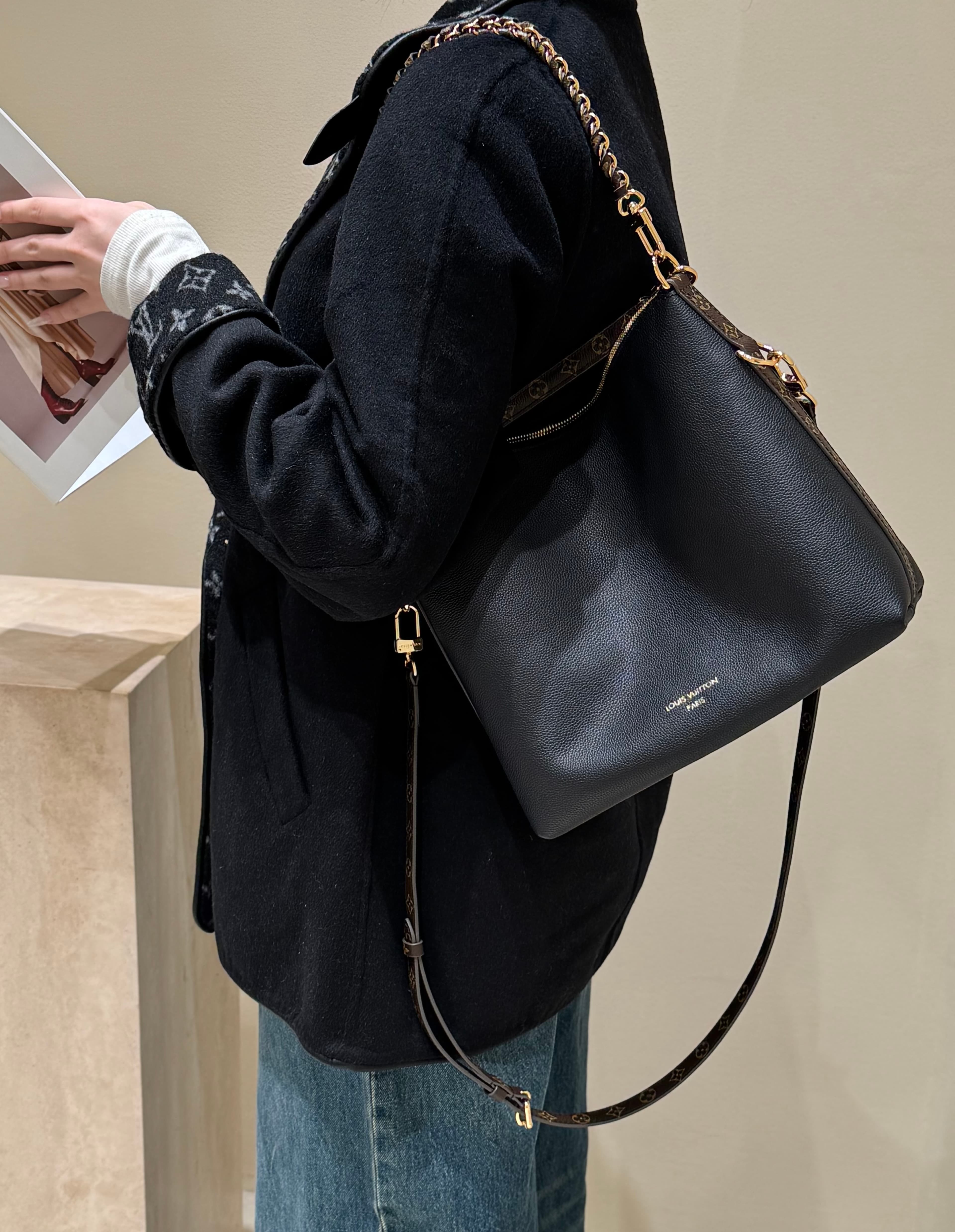 루이비통 보부르 호보 MM (블랙)