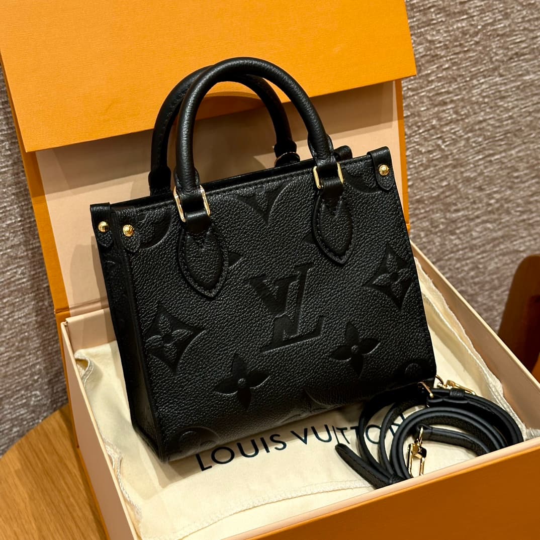 루이비통 온더고 BB (블랙)