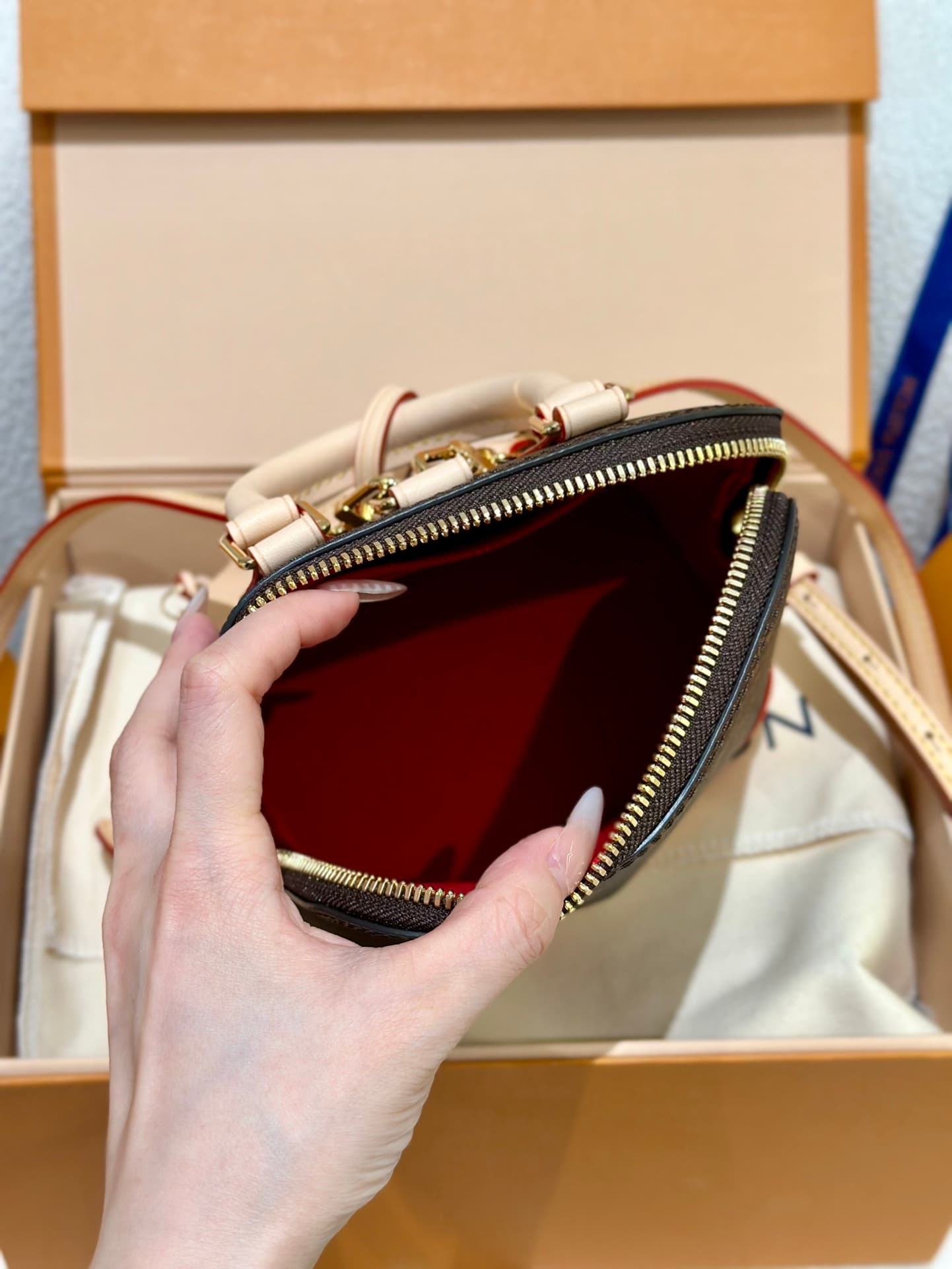 루이비통 알마 BB (브라운)