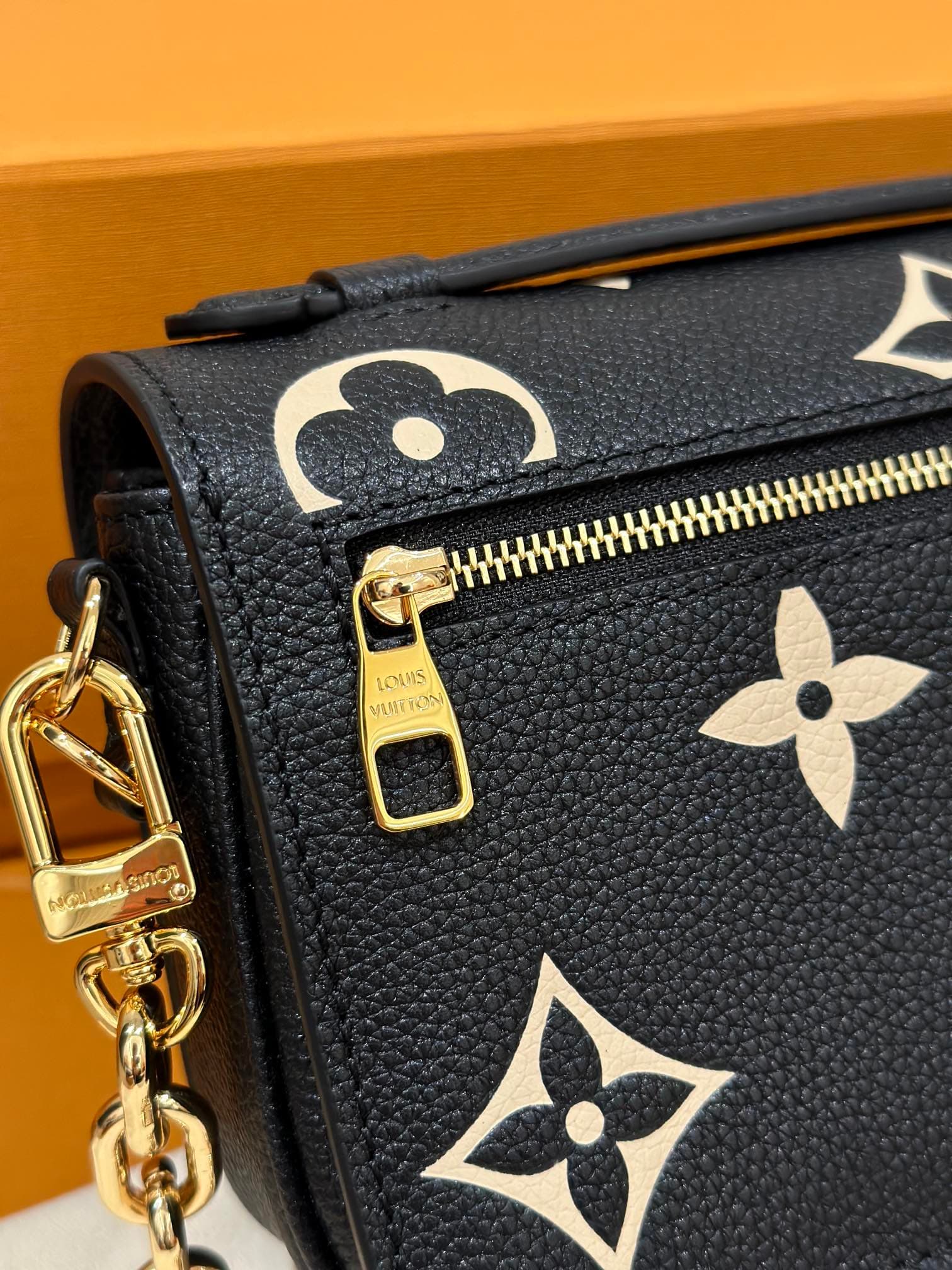 루이비통 포쉐트 메티스 이스트 웨스트 (블랙)