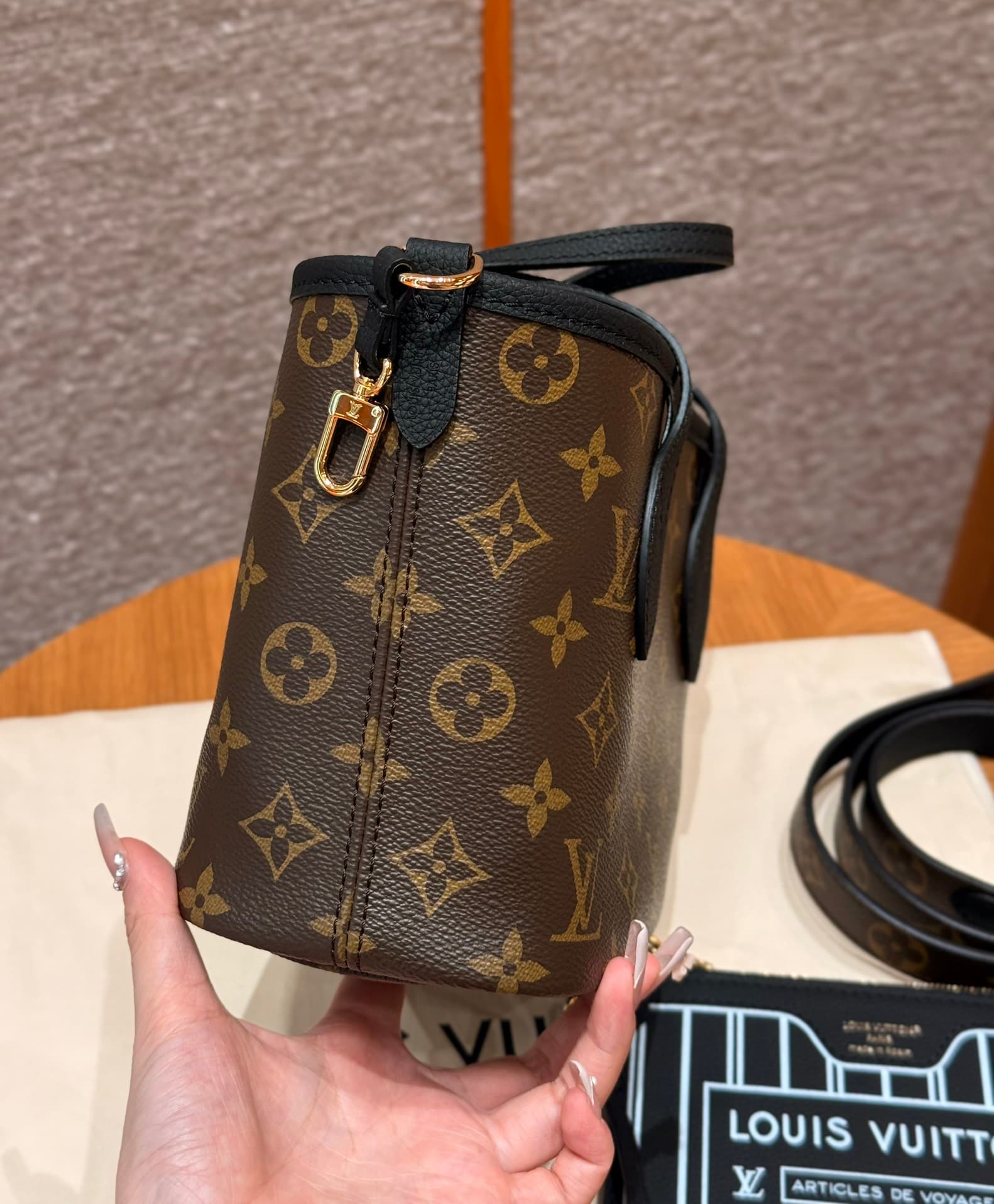 루이비통 네버풀 BB (브라운)