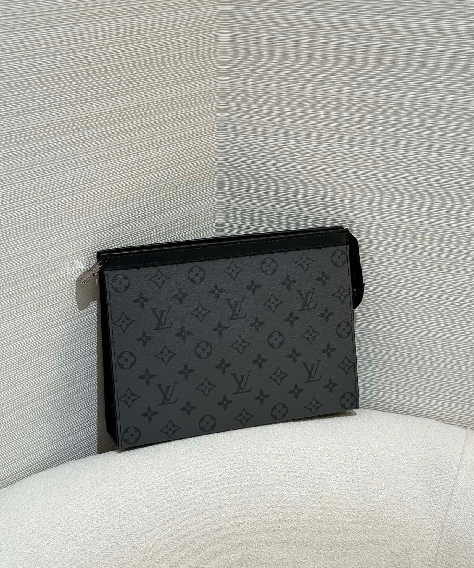 루이비통 포쉐트 보야지 MM (블랙)