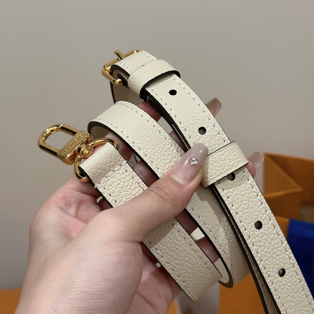 루이비통 온더고 이스트웨스트 (크림)