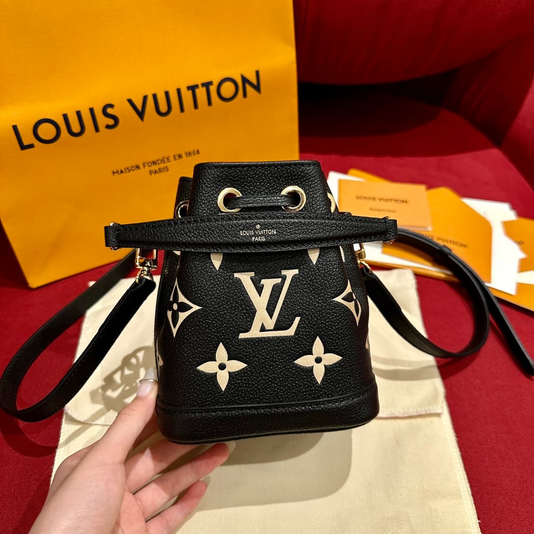루이비통 나노 노에 (블랙)
