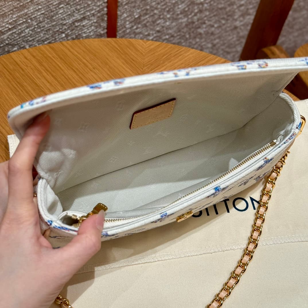 루이비통 월렛 온 체인 아이비 (데님)