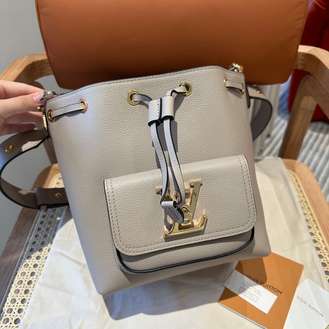 루이비통 로크미 버킷 (그레이)