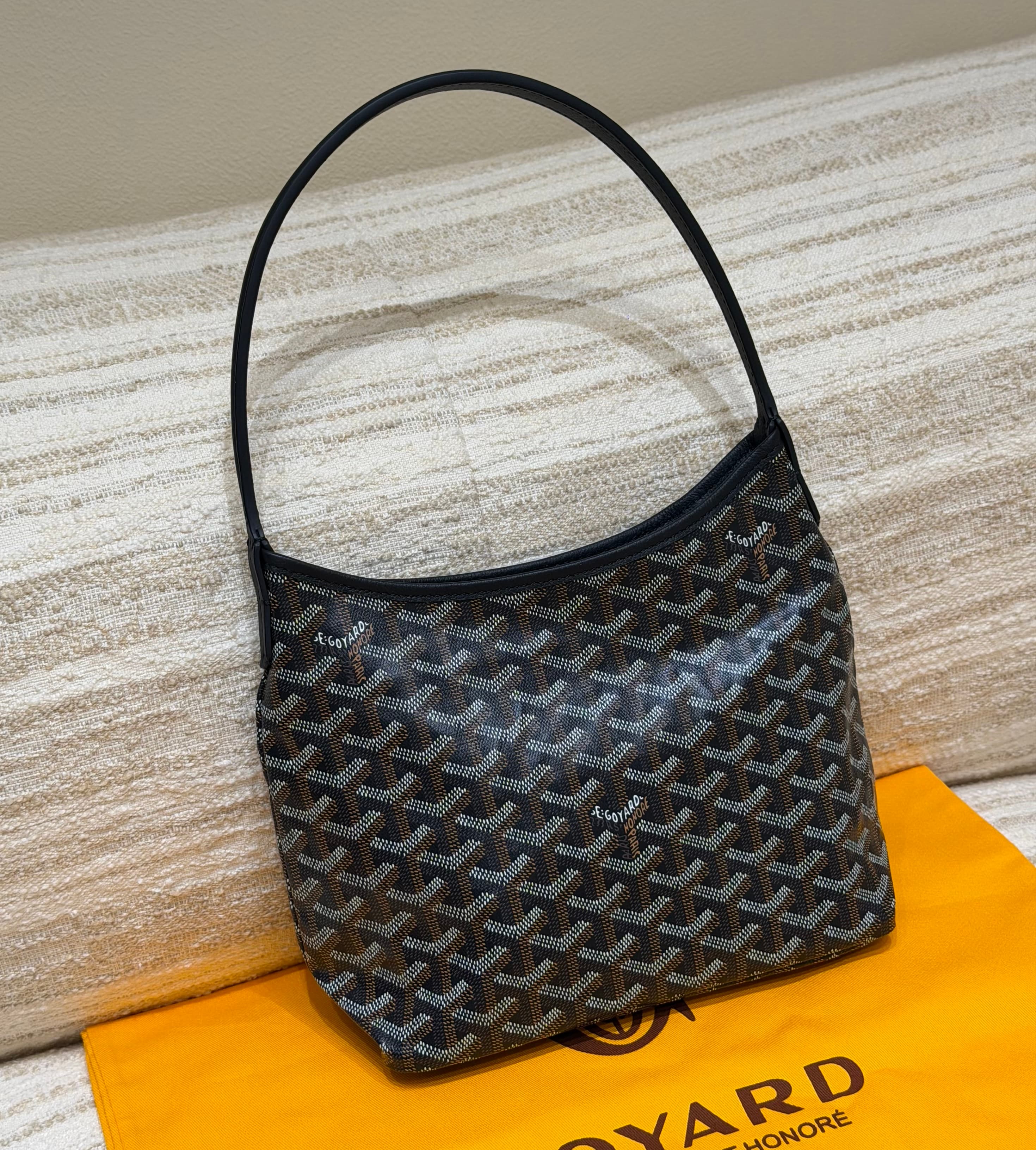 고야드 호보 언더암백 (라우엣 스타일, 블랙)